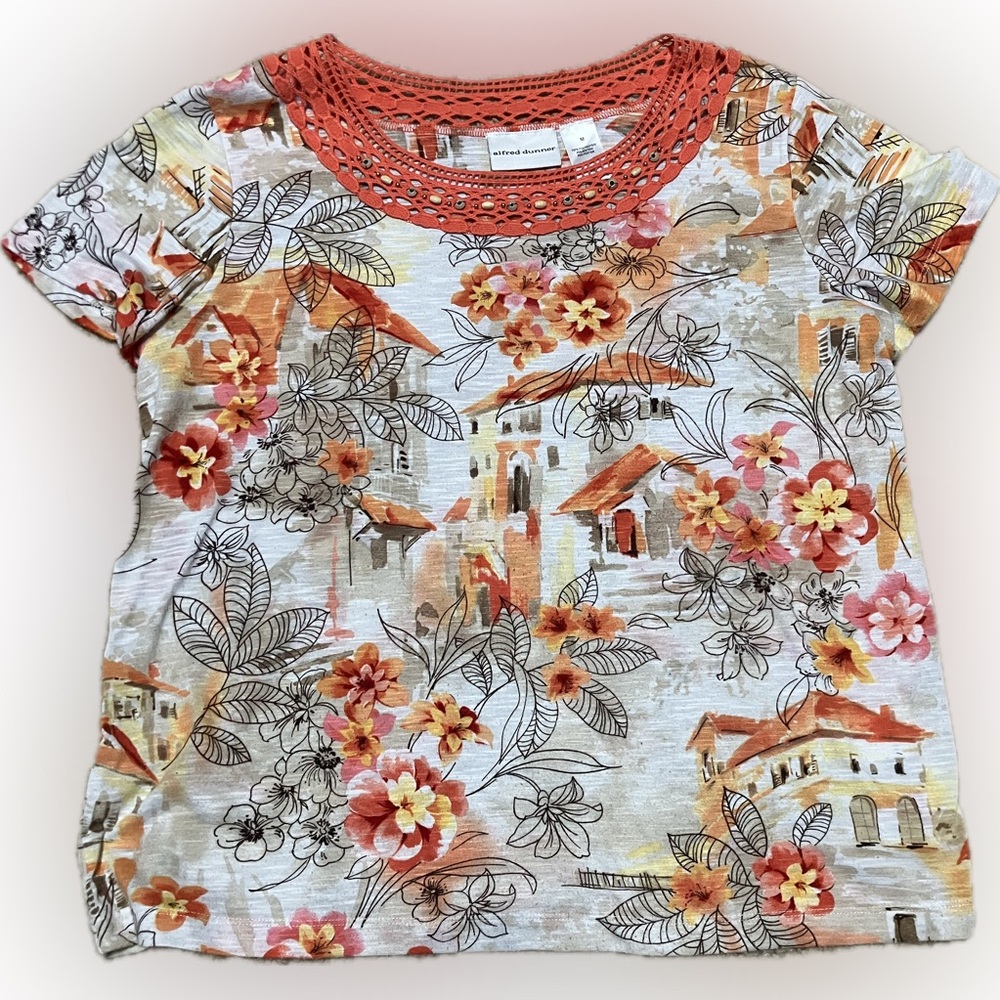 Alfred Dunner Women’s Floral Top Crocheted and Beaded Scoop Neck Size M